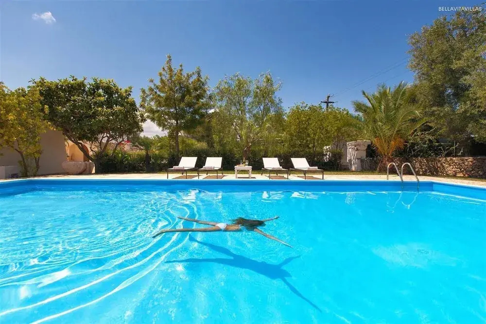 294 Villa in Campagna con Piscina a San Vito dei Normanni