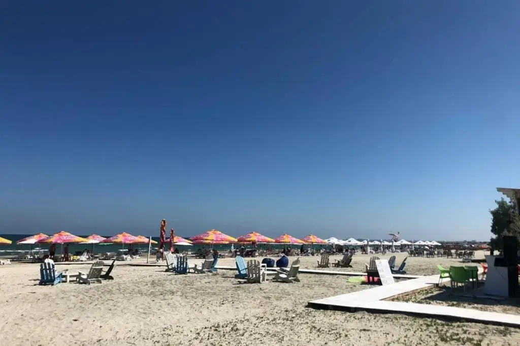 Waves Residence Apartment - beachfront -30m from the beach