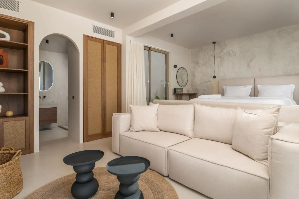 Solus Suites Milos
