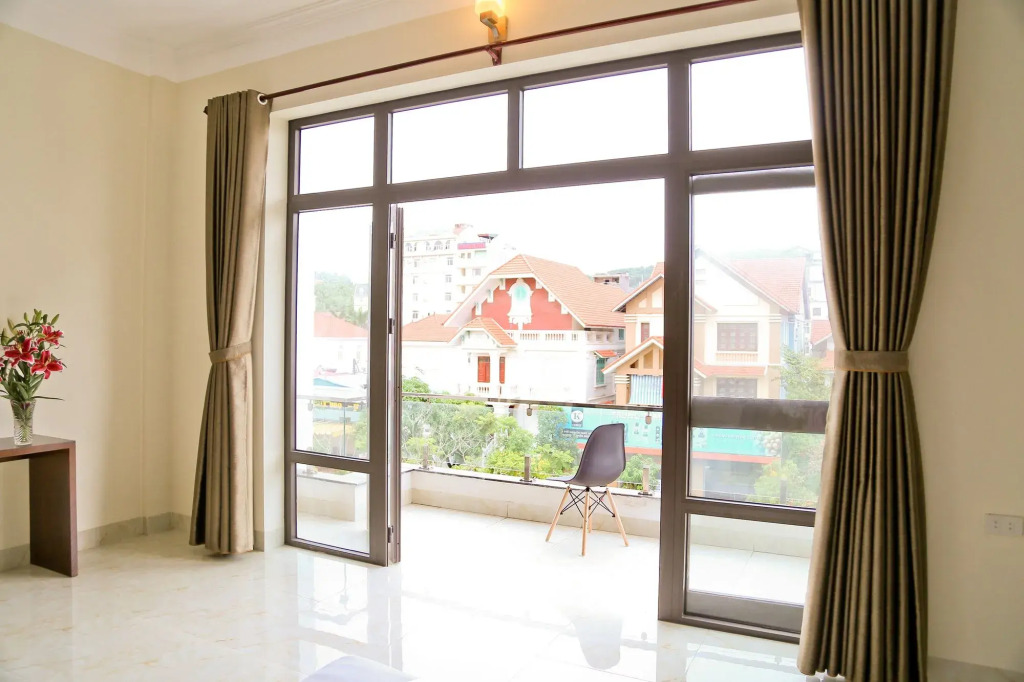 Iris Hotel Halong