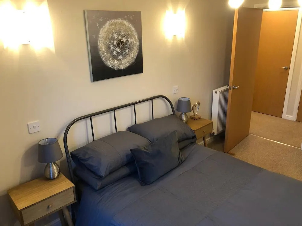 Meadow View Apt 2BR & 2 Bath Parking Near St Neots