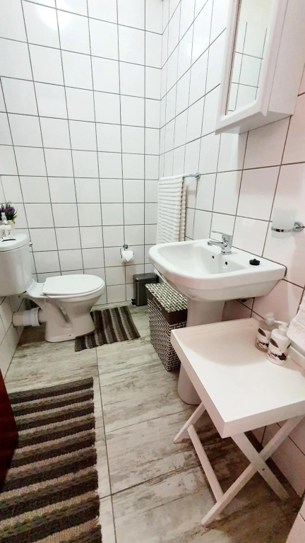Laboria 102 & 103 (Adults Only)