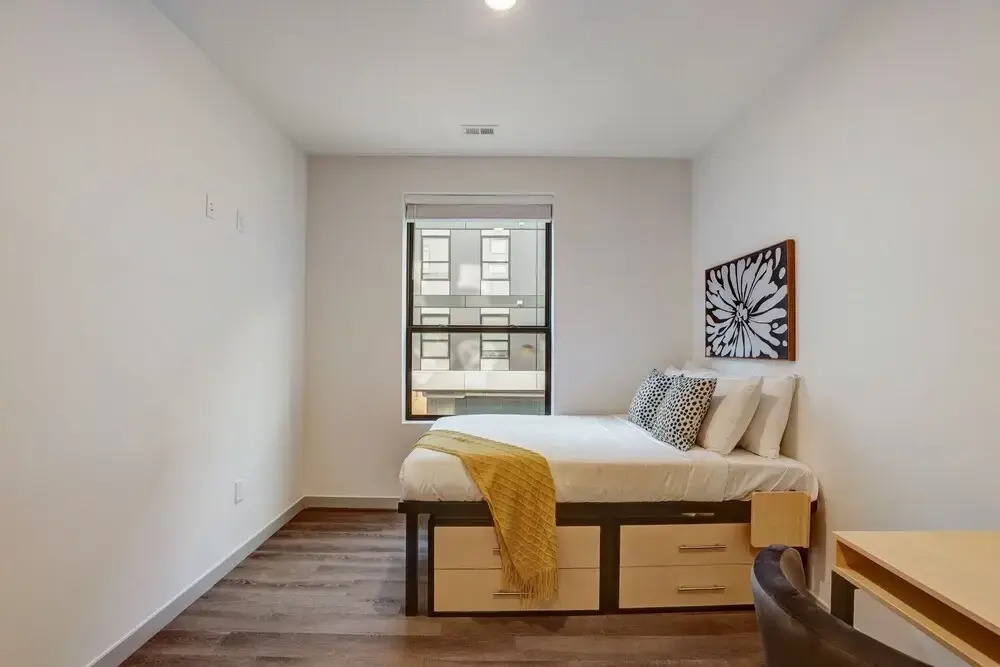 FRONTDESK LivRed Campus Apts Haymarket Square Lincoln