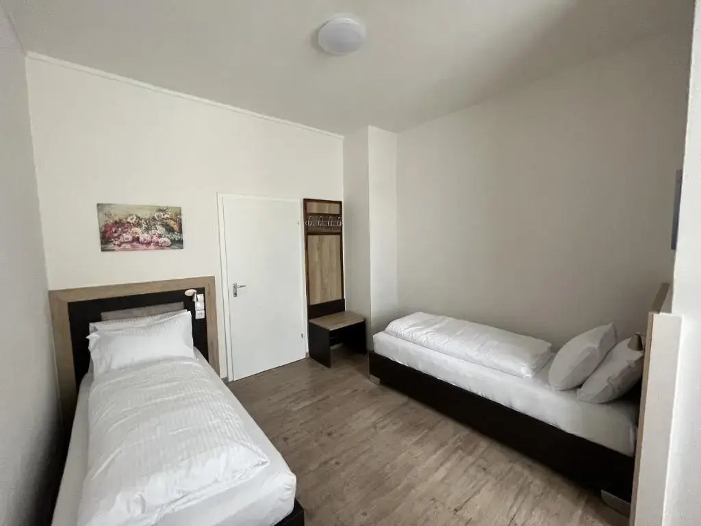 City Hotel