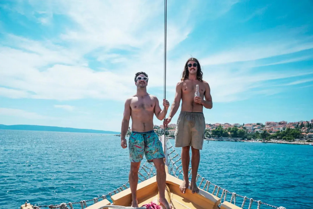 Rhythm Floating Hostel - Zadar