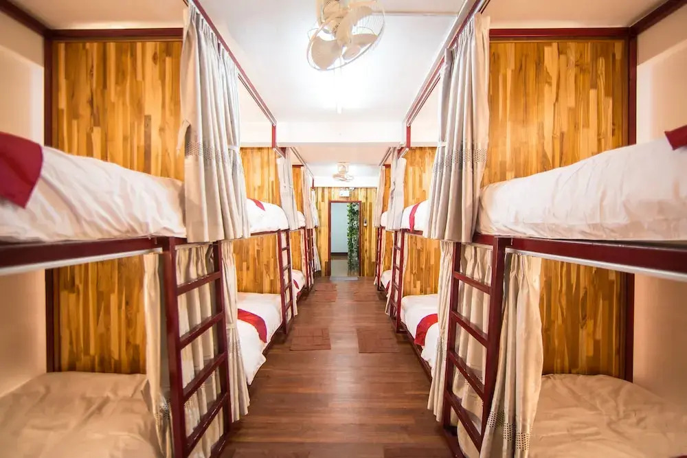 Lao Huk Bed and Cafe - Hostel