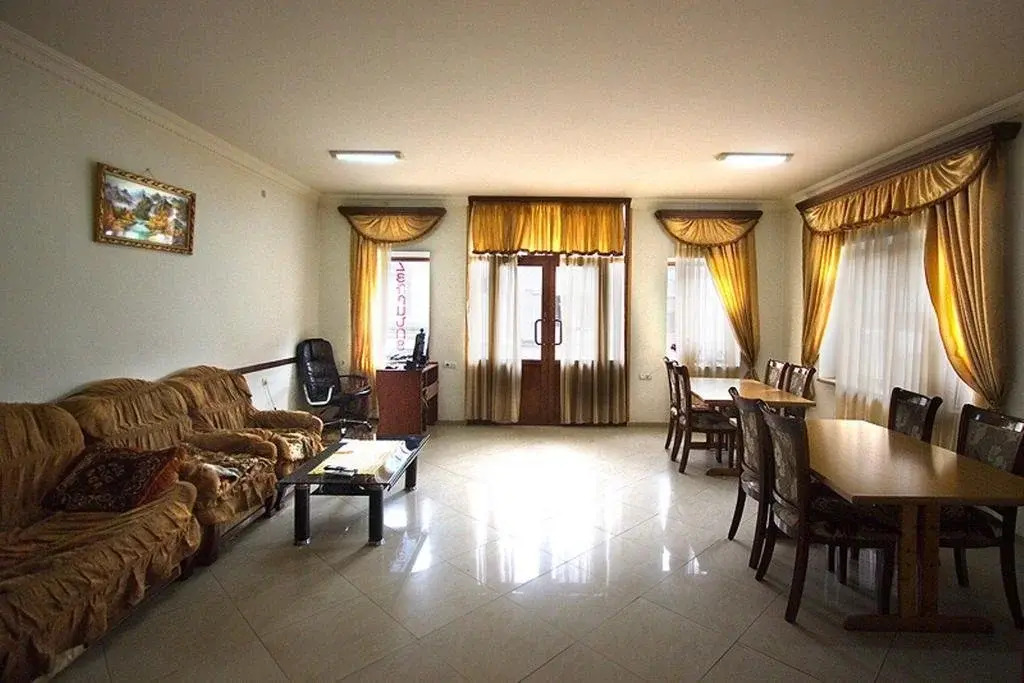 Hotel Noy