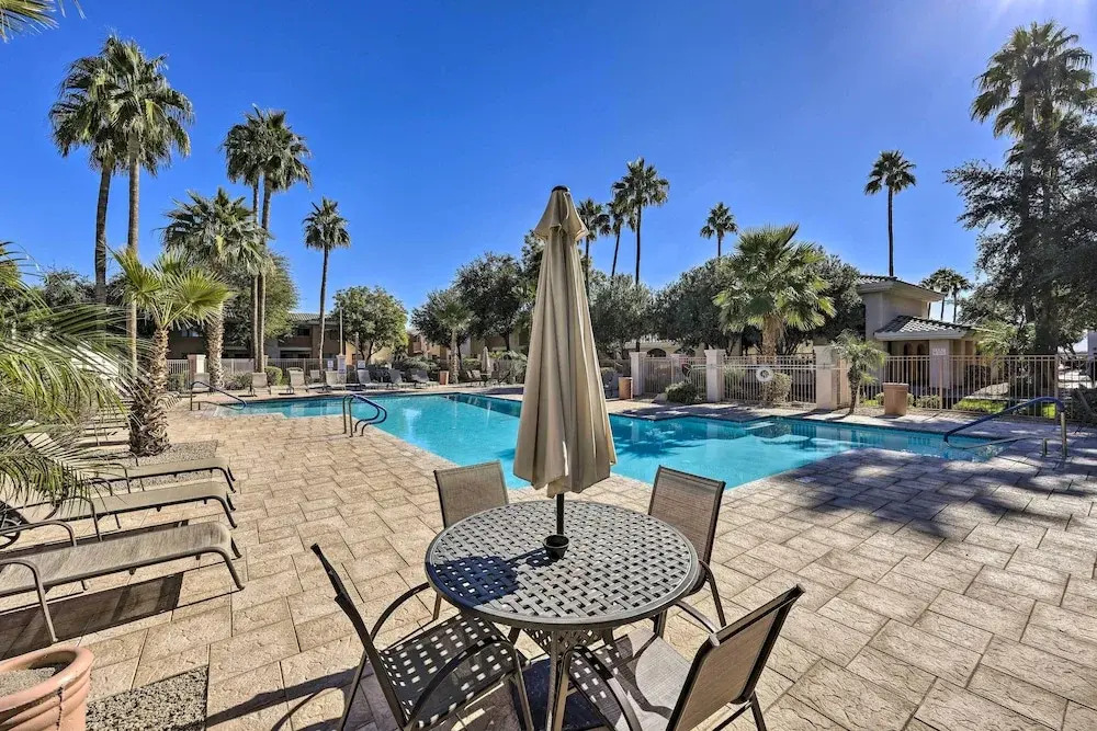 Dog-friendly Condo w/ Pool & Hot Tub in Phoenix