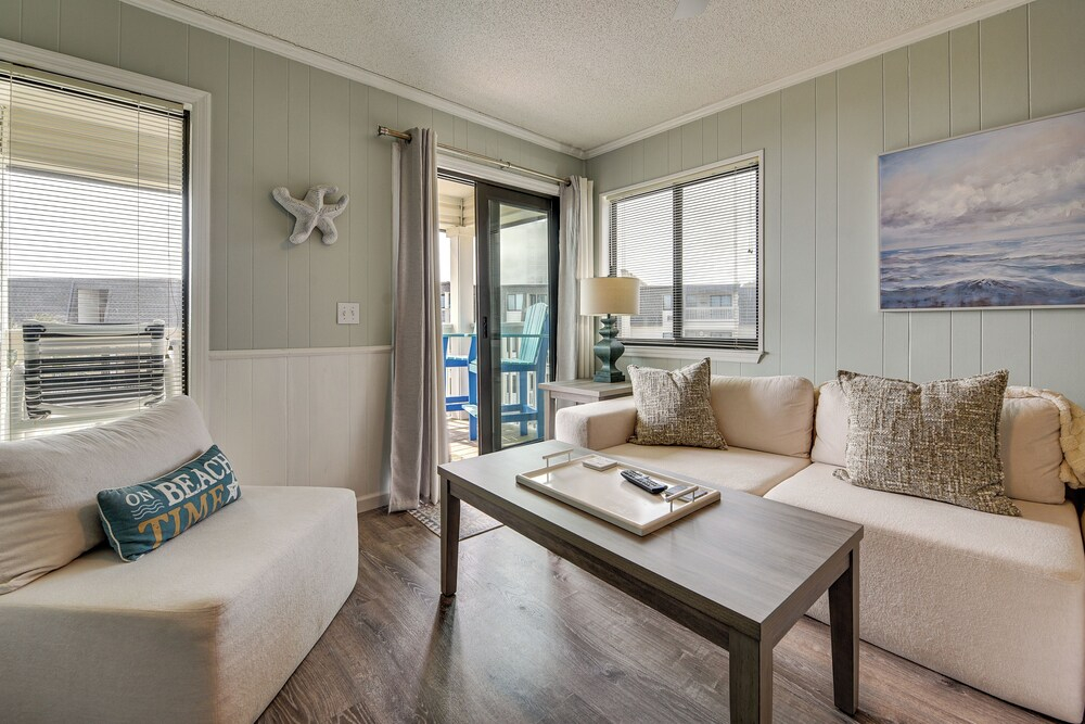 3 Mi to Broadway at the Beach: Oceanfront Getaway!
