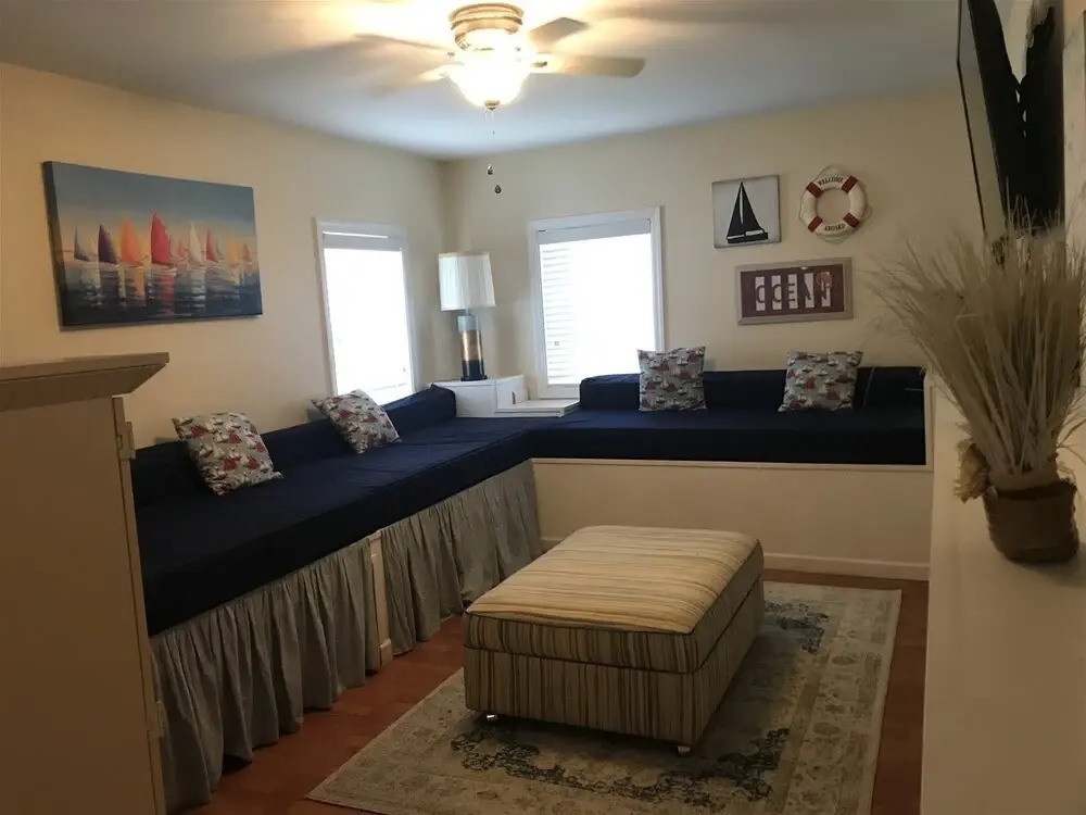 Oc820 Wesley Ave 1st-floor