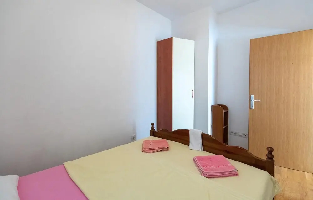 Beautiful Home in Klek With Wifi and 2 Bedrooms