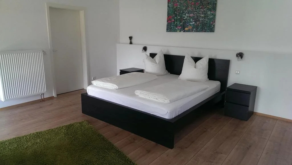 Zum Rebhang Bed & Breakfast