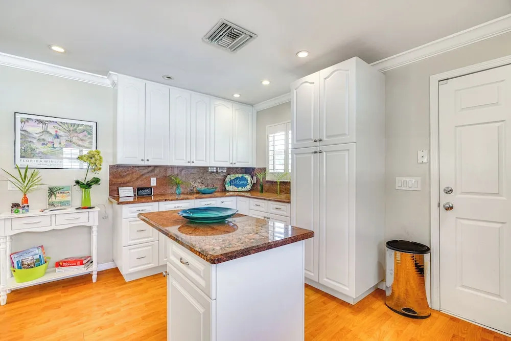 Fort Myers Bungalow - 12 Miles to the Beach!