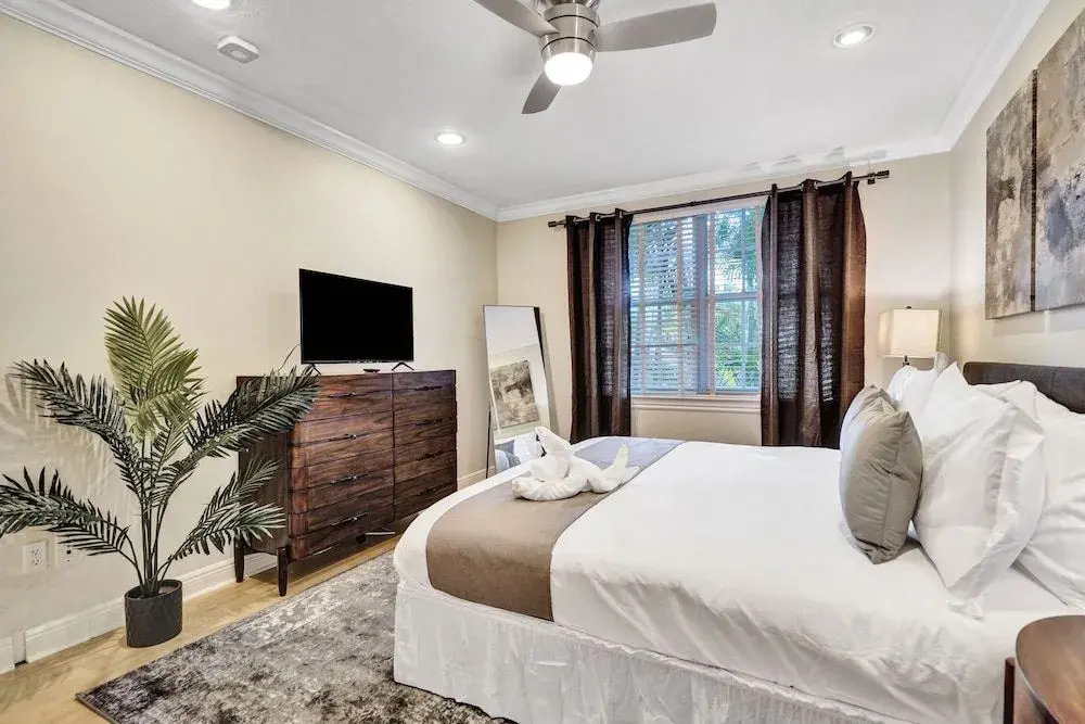 Fabulous 4BR home close to beach