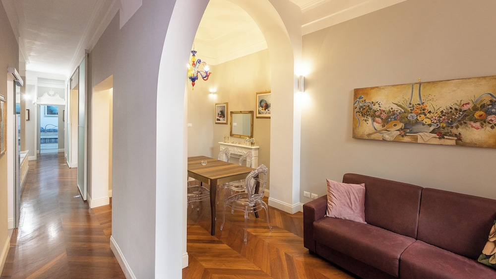 Rental in Rome Gregoriana Apartment
