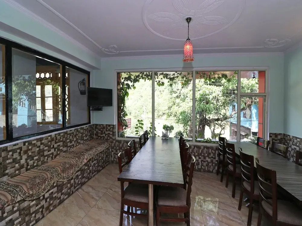 OYO 13486 Bhavya Heritage Inn