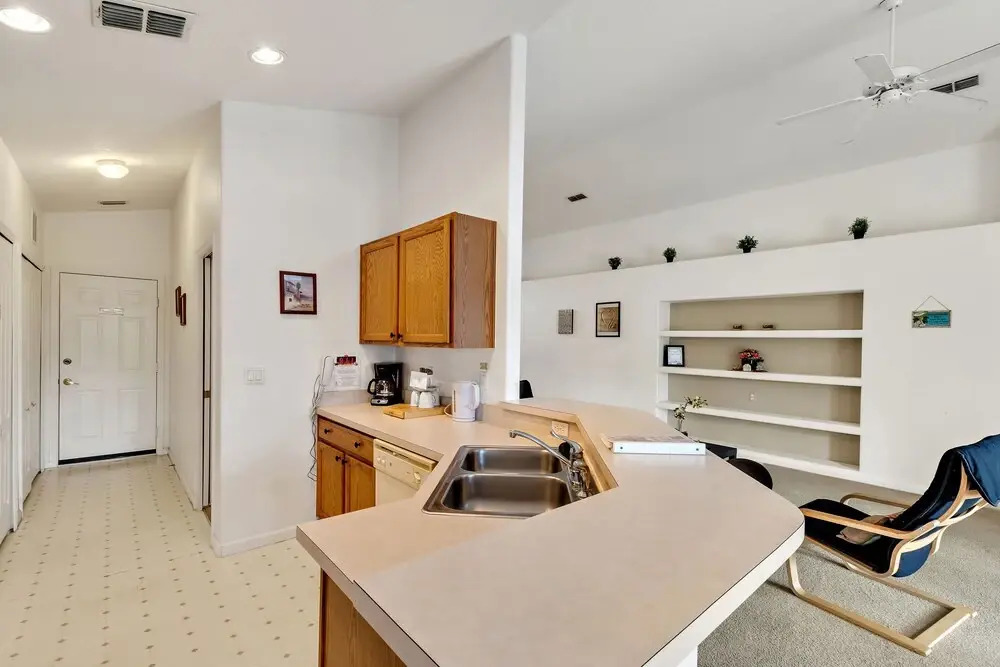 Pool : Games Room : Garden Tub : Gated