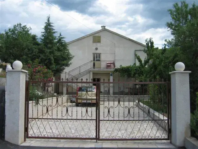 House Snjezana