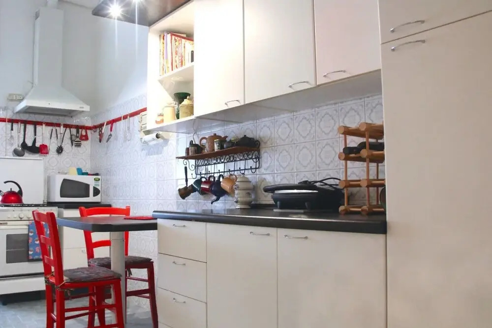 Ethnic Apt in Testaccio's Heart, Serviced by Hostmaker