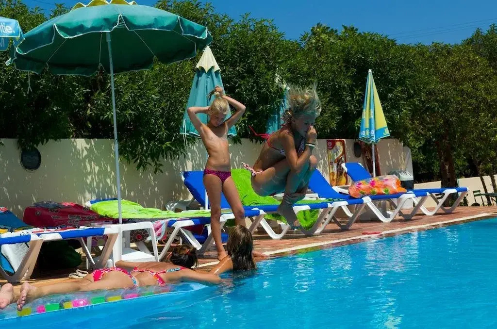 Eleni Apartments