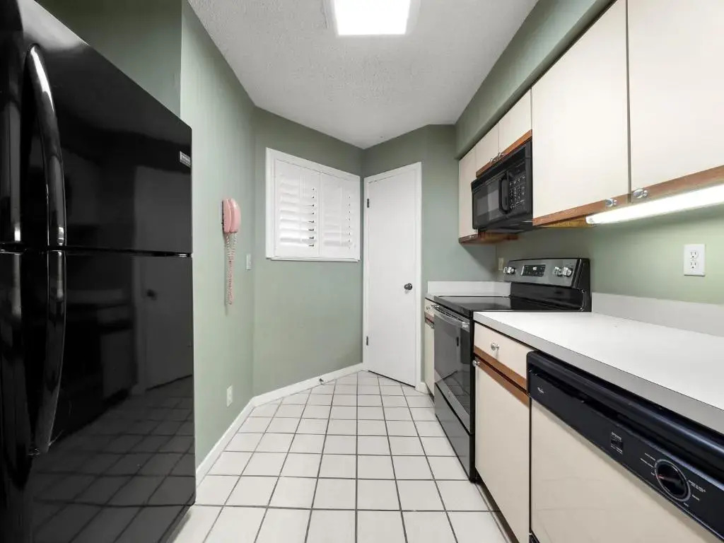 Hibiscus 301-A, 2 Bedrooms, Ocean Front, 3 Pools, Sleeps 6, Pet Friendly