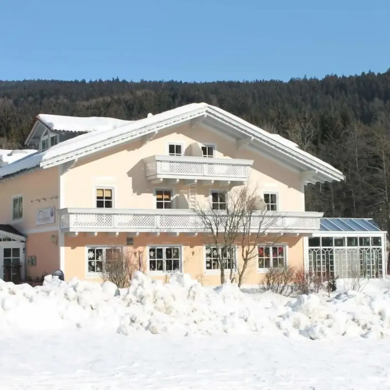 Landgasthof zum Hirschenstein, Pension Garni