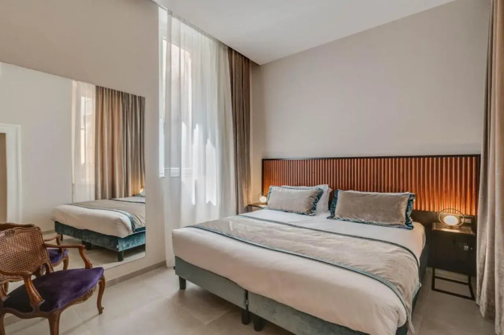Adrianus Hotel