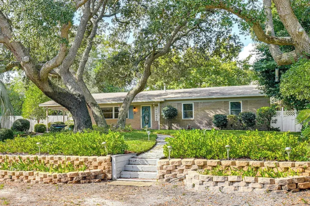 Spacious Home w/ Hot Tub in Fort Walton Beach!
