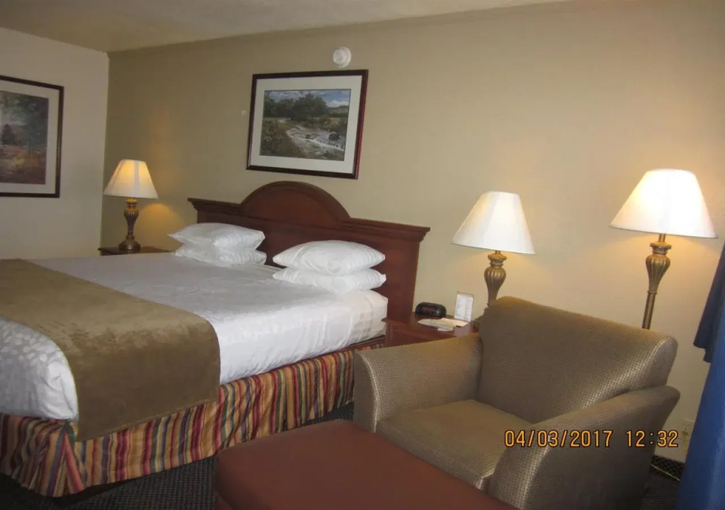 Trailside Inn