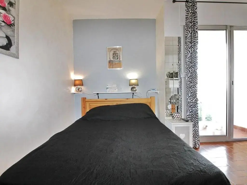 Appartement Balaruc-les-Bains, 1 pièce, 2 personnes - FR-1-553-53