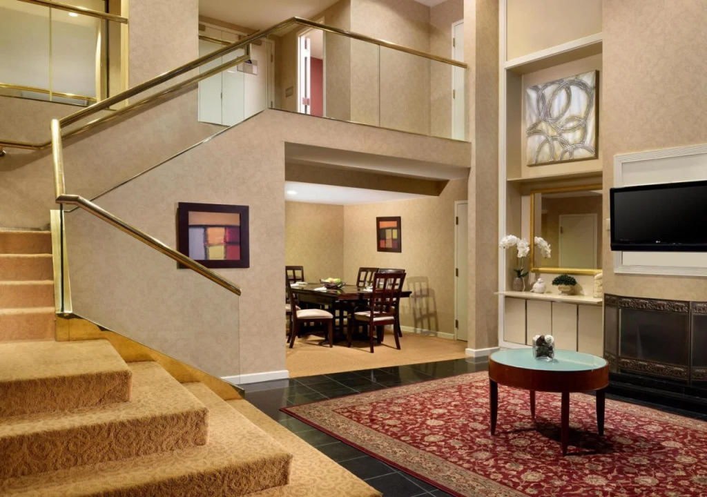 DoubleTree by Hilton Washington Dulles Airport