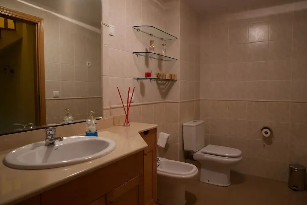 CHALET CON PISCINA EN MIÑO-Perbes