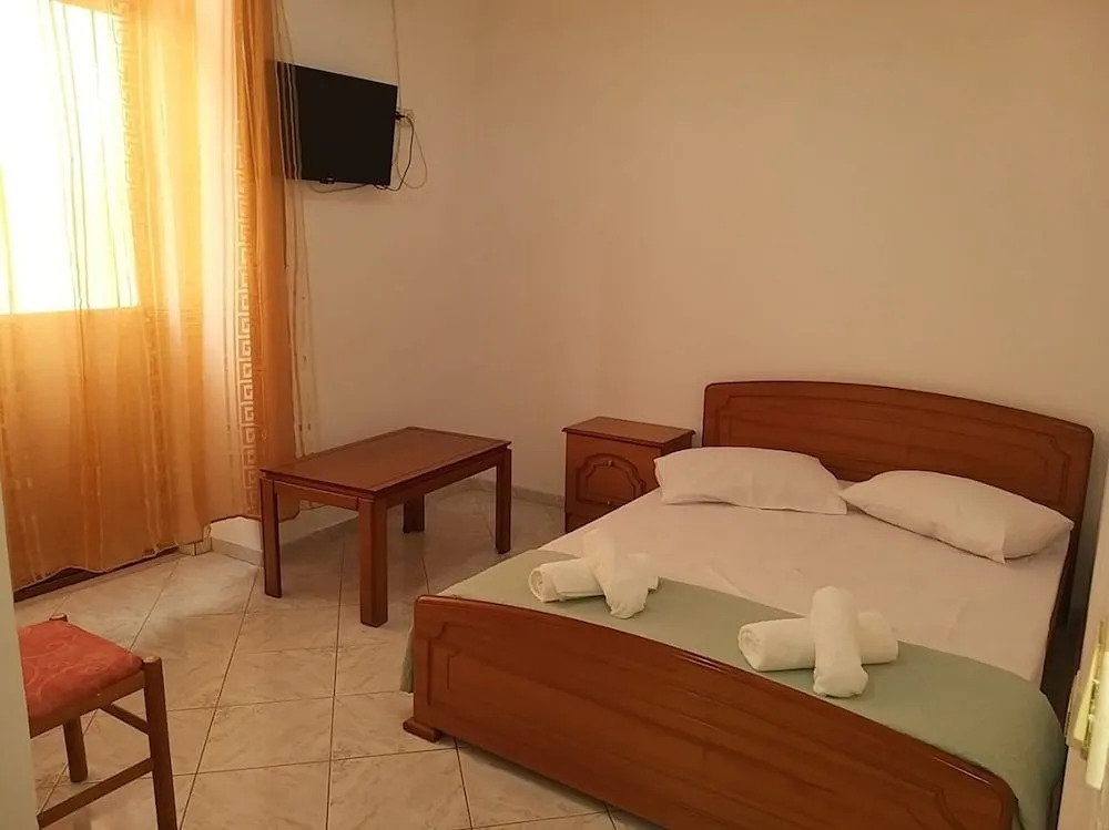 Apartments and Rooms Armanda