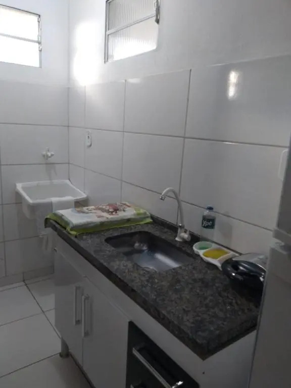 Apt Inteiro A, 02 Qts, 05 Pessoas, 15 min Praia