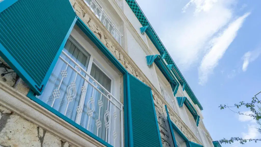 DAM HOTEL LARA