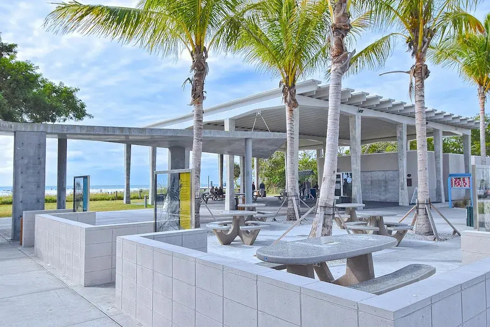 Lido Beach Home 4 Bedrooms 4 Bathrooms Home