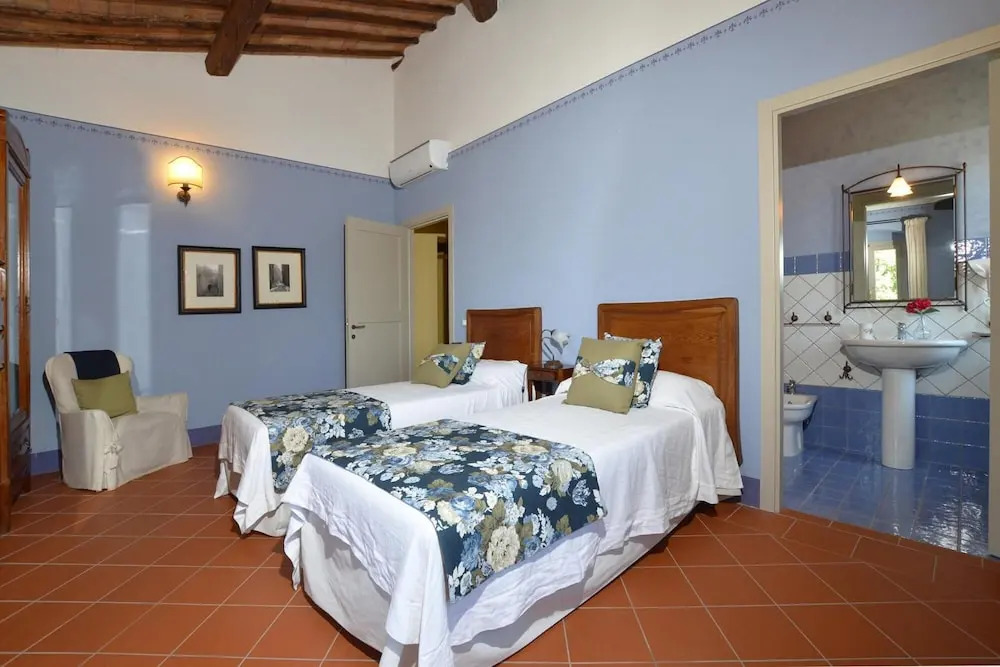 Villa Paradiso 12 in Casole d Elsa
