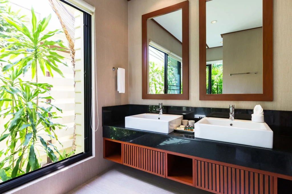 VILLA TOBA Pool Baan Bua Estate Naiharn beach