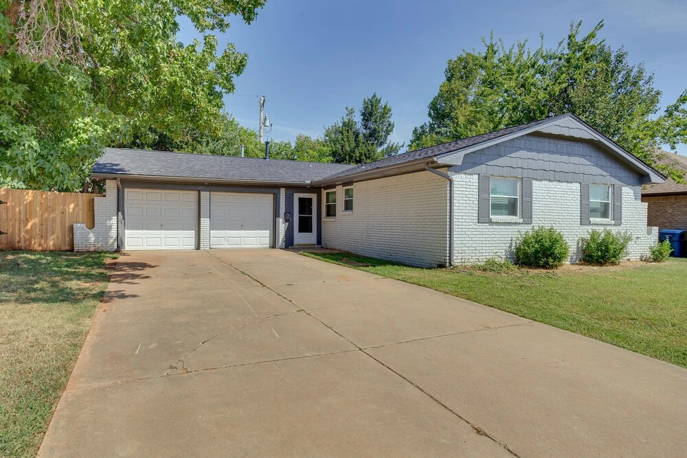 Edmond Home Near Colleges, Lakes, & Shopping!