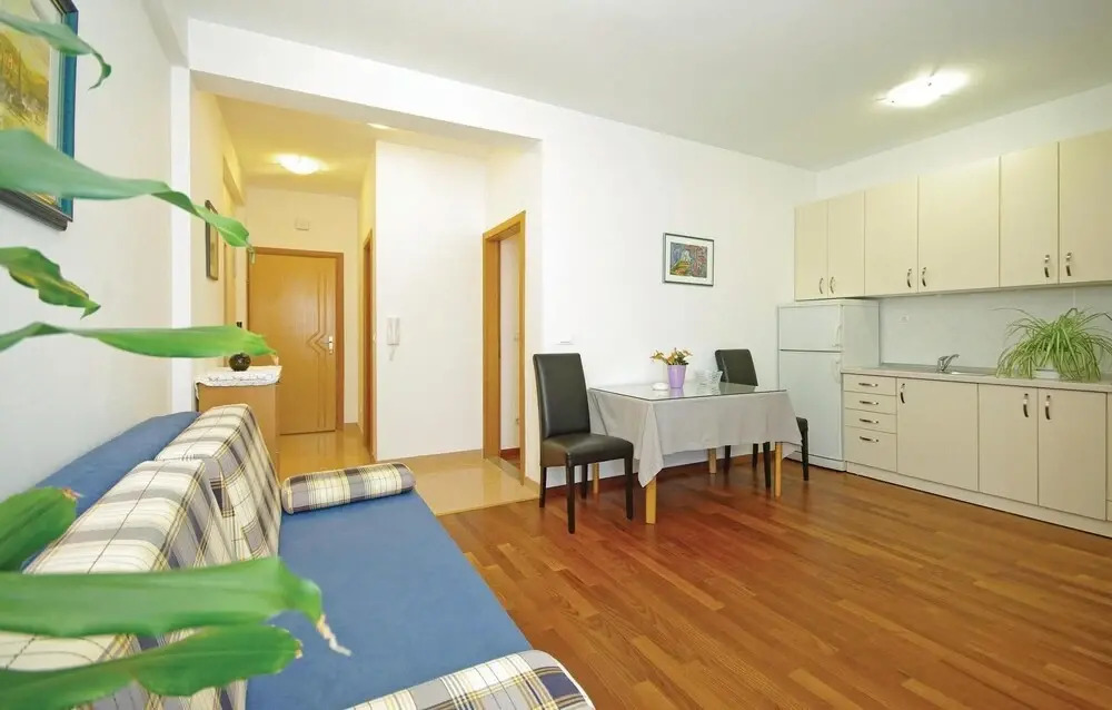 Amazing Home In Makarska