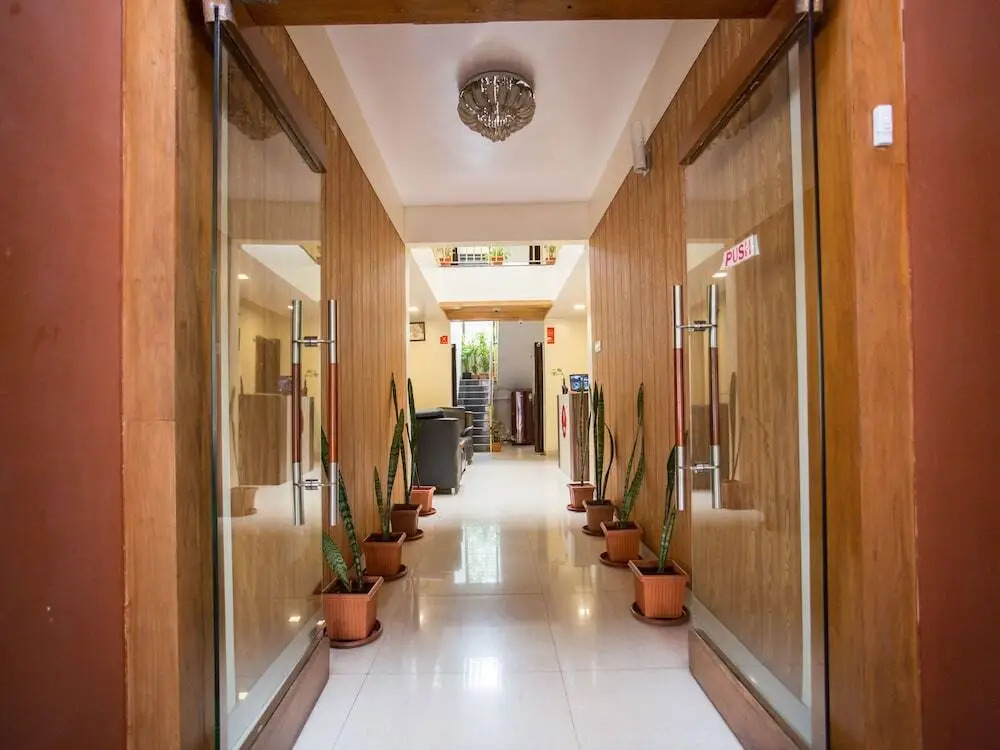 OYO 12260 Traveler's inn
