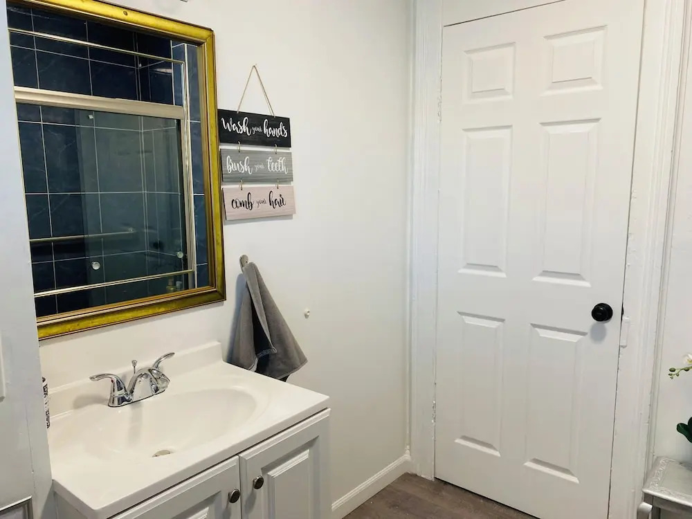 Modern Room in Shared Apartment Near NYC