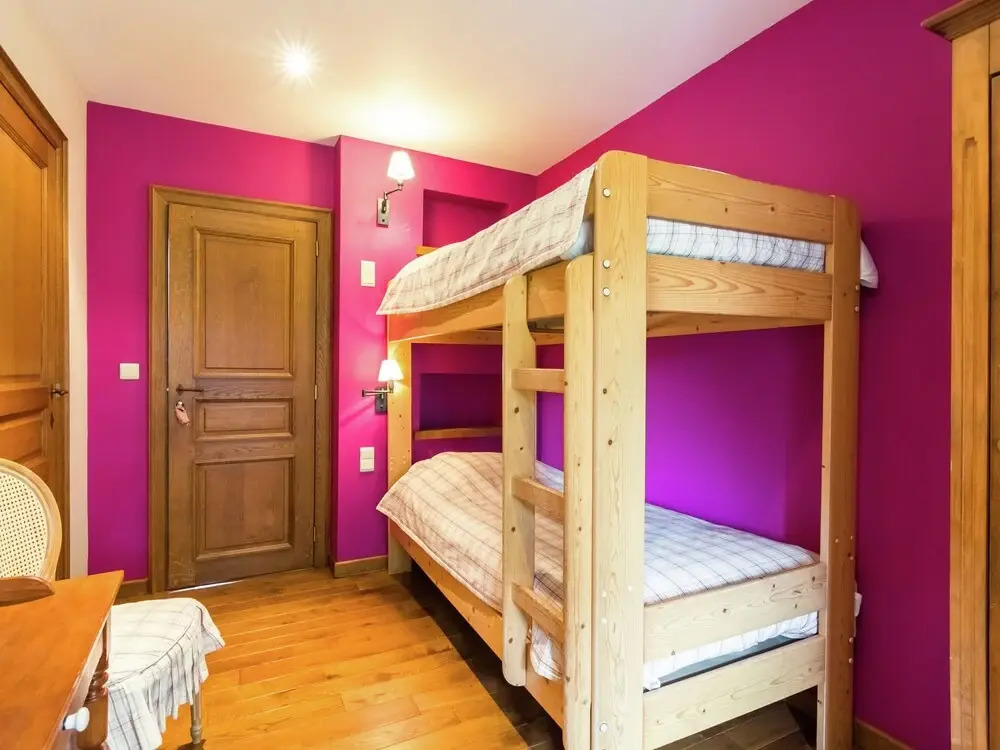 Vintage Holiday Home With Swimming Pool In Saint-Hubert