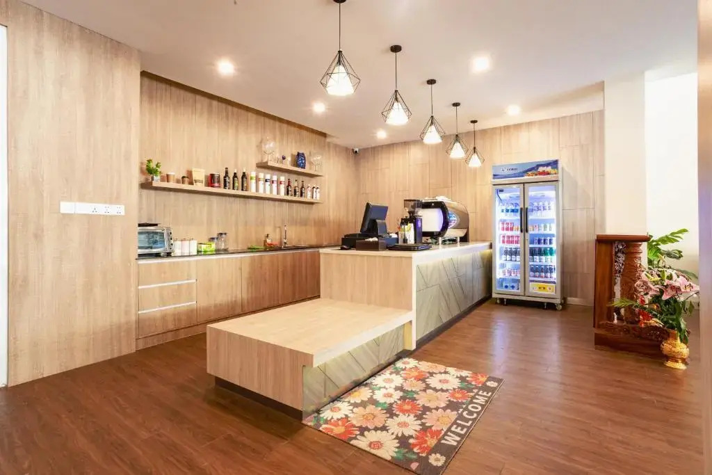 Joli Hotel