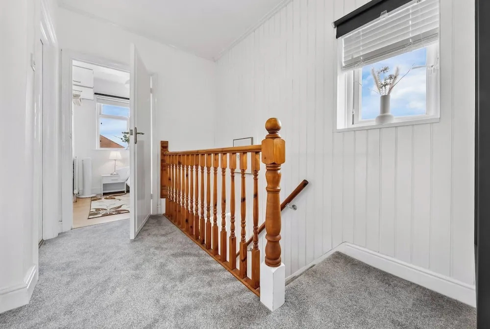 Spacious 3 bd Garden M25, Free Parking,bluewater
