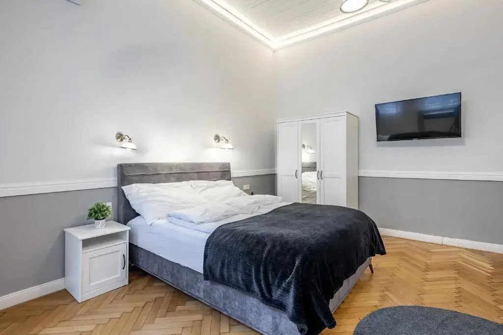Luxurious Apartment At City Center
