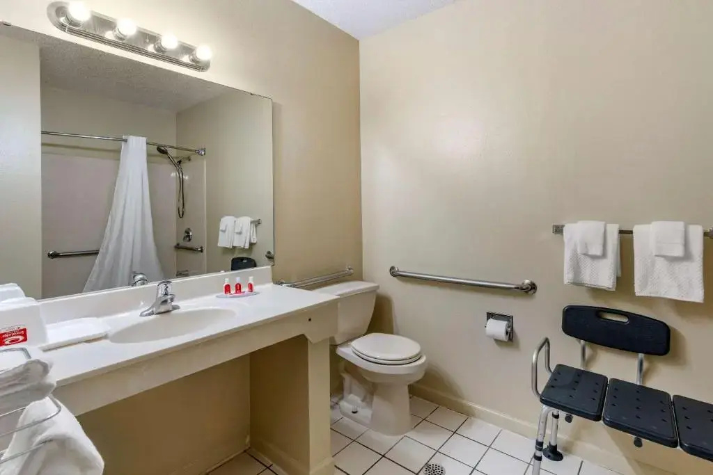 Econo Lodge Inn & Suites Granite City - St Louis