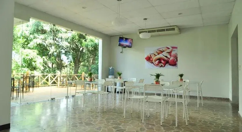G y V Hotels