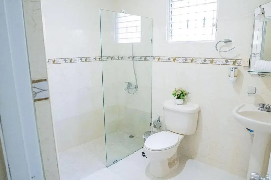 Comfortable/Balcony /2 Bedrooms/22 Min Airport STI