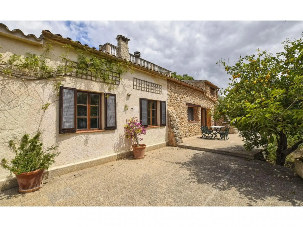 Vintage Holiday Home with Private Pool in Buger